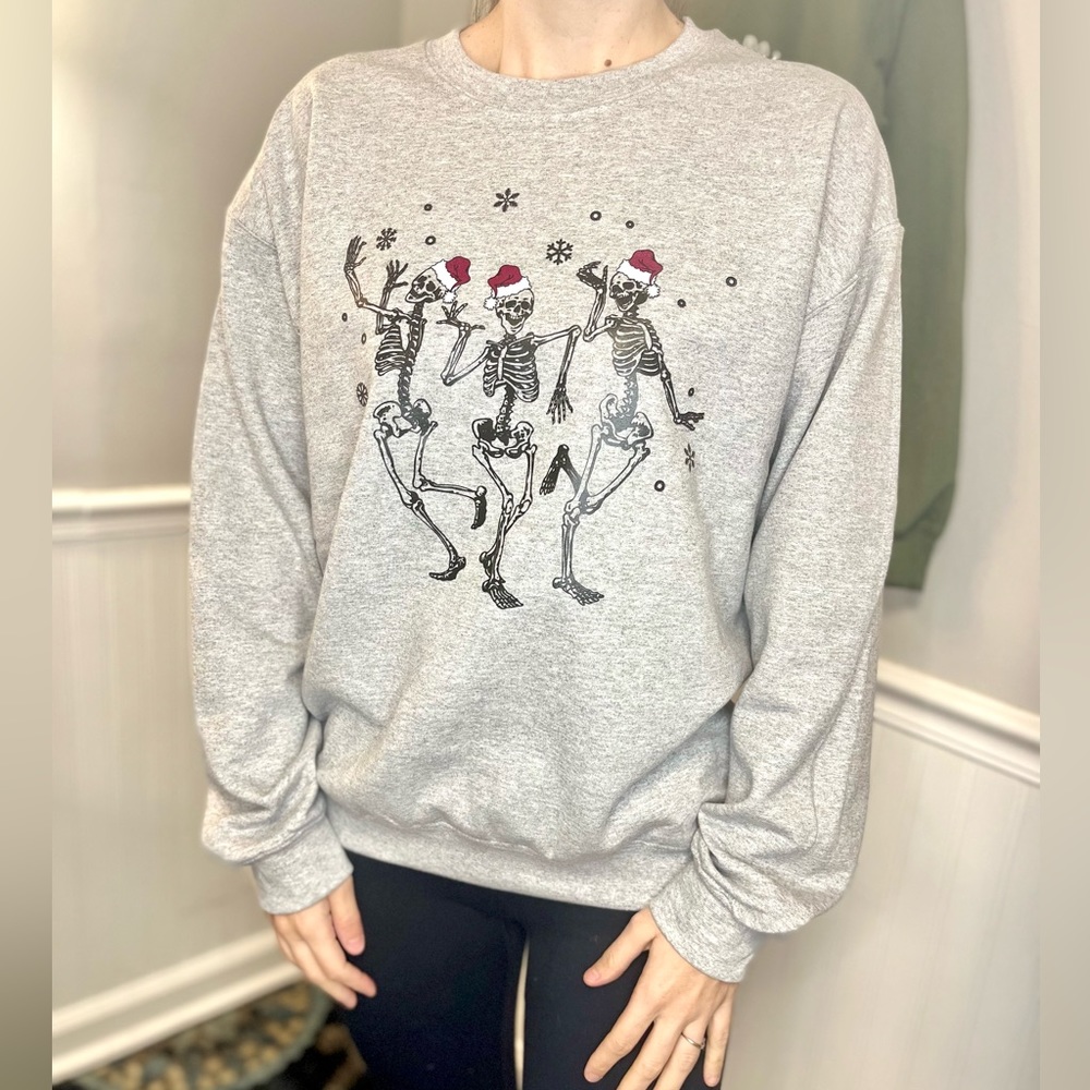 Gildan Christmas skeletons graphic crewneck sweatshirt